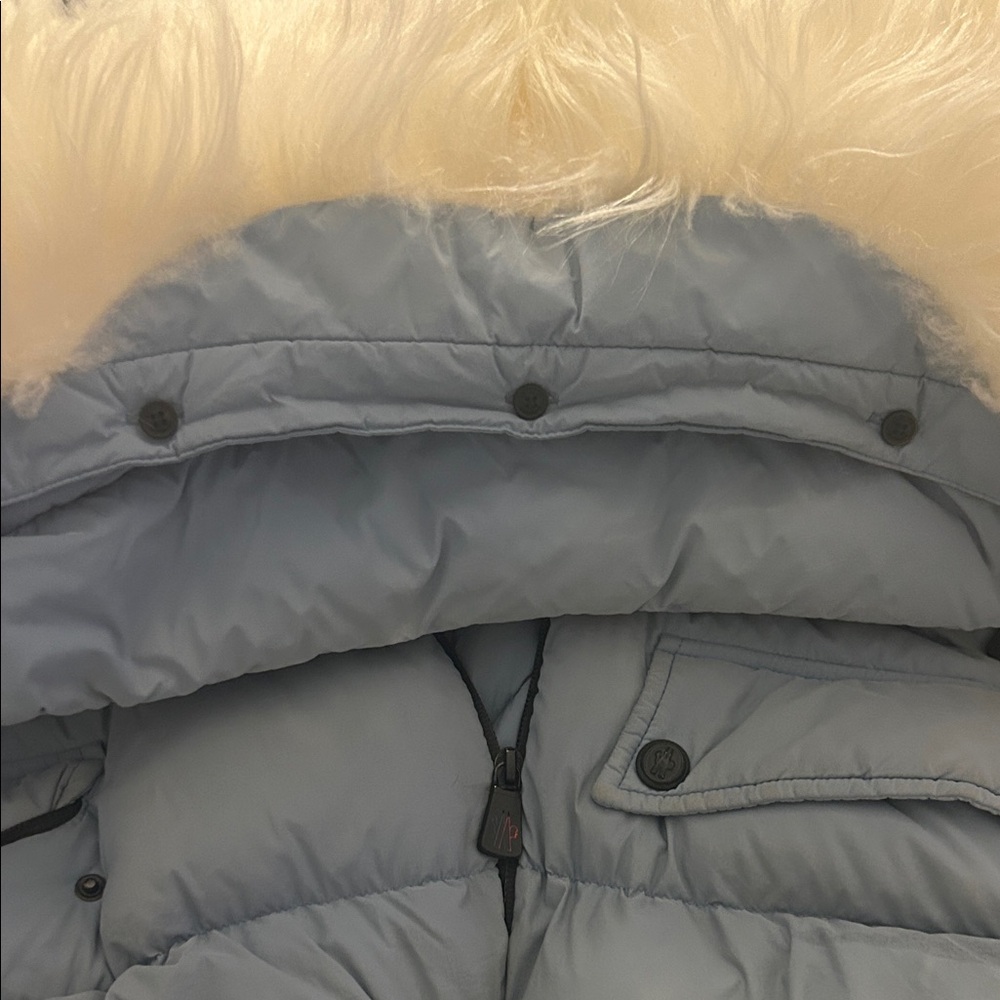 Moncler Sky Blue Puffer Jacket with White Faux Fur Collar - Picture 5 of 8